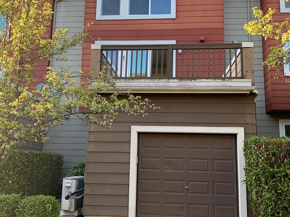 1st image of 2455 NE Park Dr