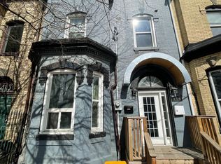 414 Dundas St E, Toronto, ON