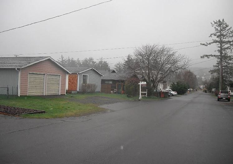 2nd image of 1136 Avenue E