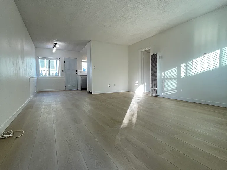 109 Avenida De La Grulla #A — Photo 2