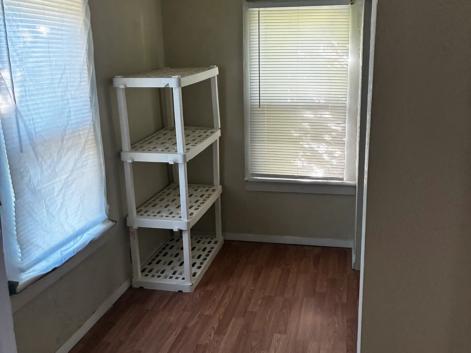 2 bed, 888 sqft, $800 — Photo 4
