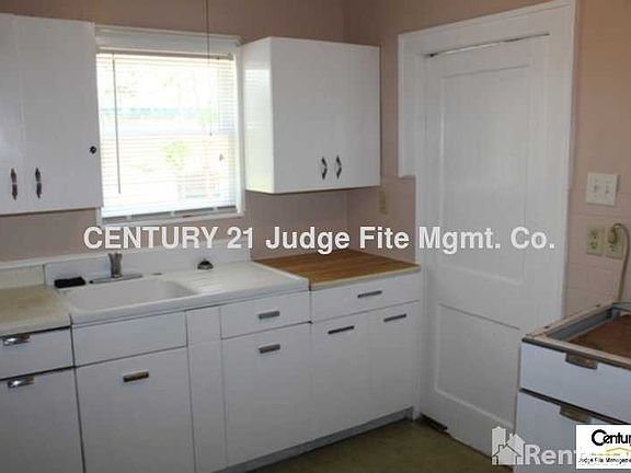 5th image of 503 S Barnett Ave