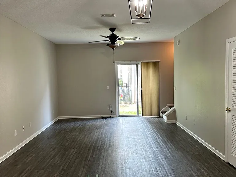 264 Scrub Jay Dr — Photo 2