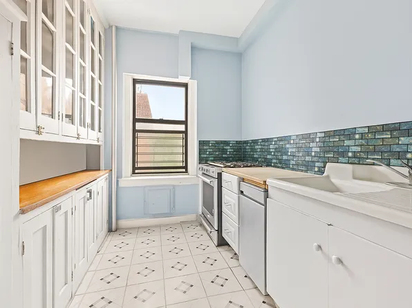 302 Convent Avenue 62 image 3 of 8