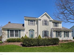 389 Summerhill Dr, Aurora, OH 44202