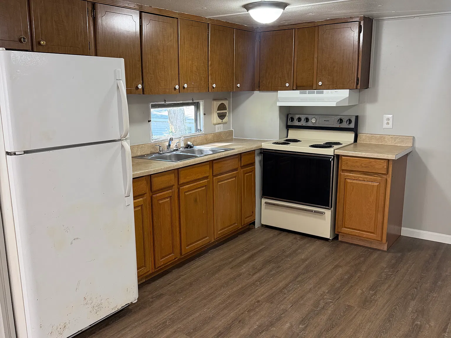 2 bed, $1,000 — Photo 4