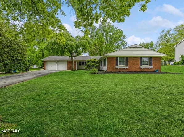 27 Hastings Road, Marlboro, NJ 07746