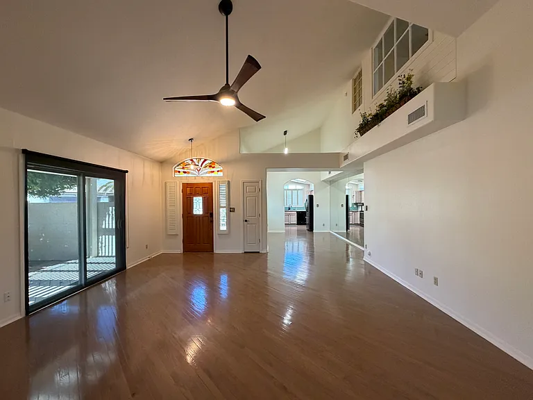 8977 W Lisbon Ln — Photo 9