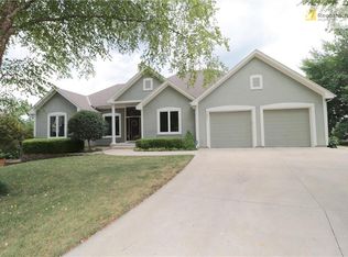 2801 SW 10th St, Lees Summit, MO 64081