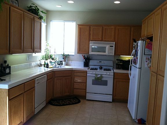 5th image of 320 Sunset Vista Dr