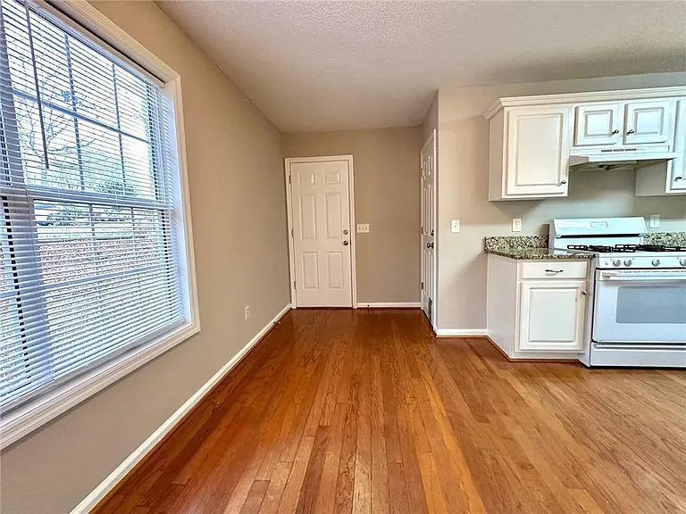 7080 Shady Oak Ln — Photo 6