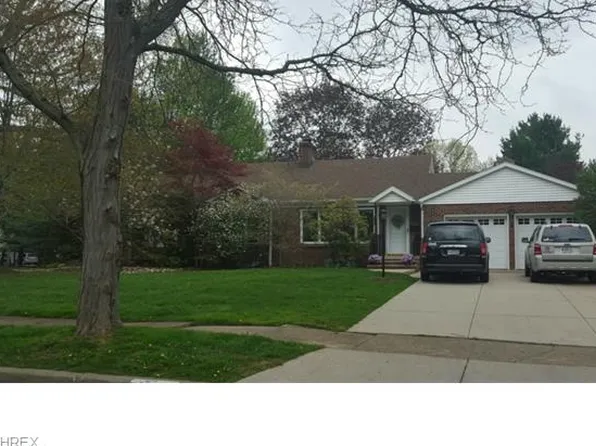 3081 Markle Dr, Stow, OH 44224