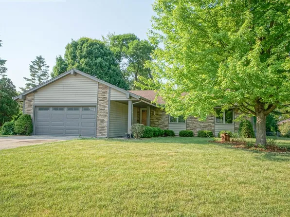 14170 West Gatewood COURT, New Berlin, WI 53151