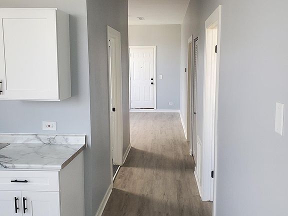 3rd image of 1833 S Lawndale Ave #2B