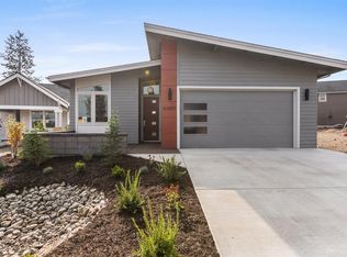 61077 SE Echo Lake Ct, Bend, OR 97702