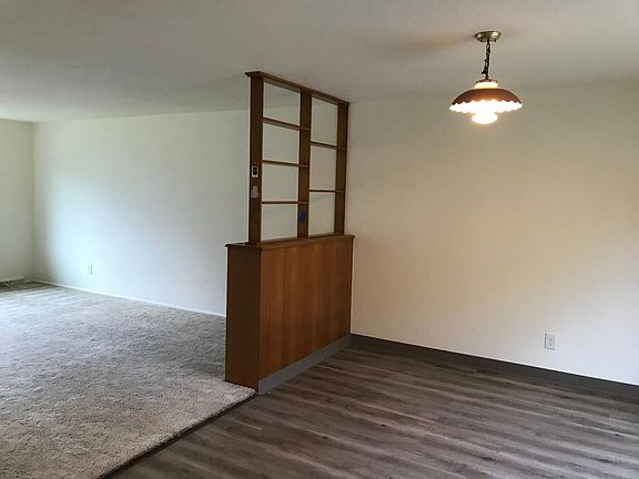 5th image of 933 E 9th Ave
