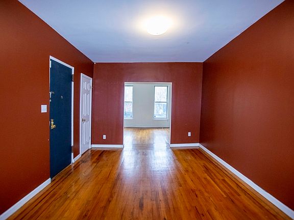2nd image of 188 Sackett St APT 3
