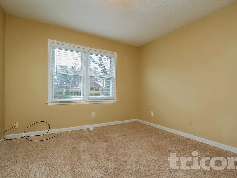 125 Wayside Dr — Photo 10