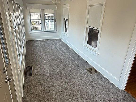3rd image of 429 Lowe St