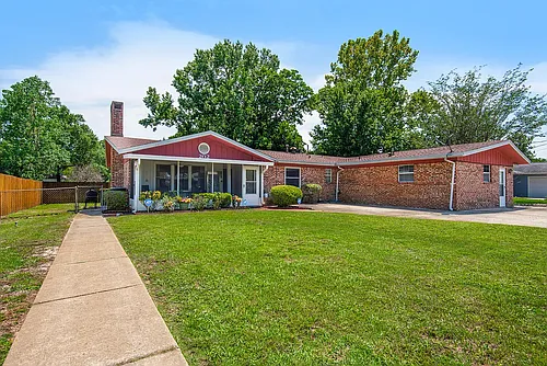 202 Hughes St Photo 1