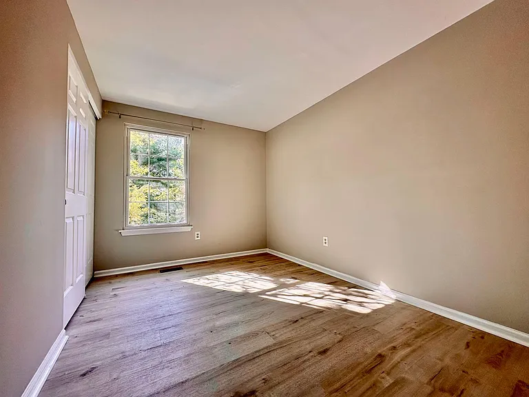 4 Abbey Bridge Ct — Photo 33