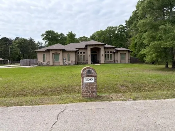 17030 N Mesa Dr, Splendora, TX 77372