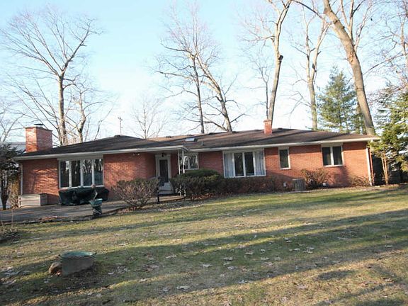 5th image of 3212 Woodhams Ave