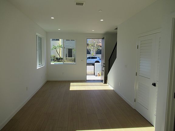 3rd image of 16412 Orchard Ave