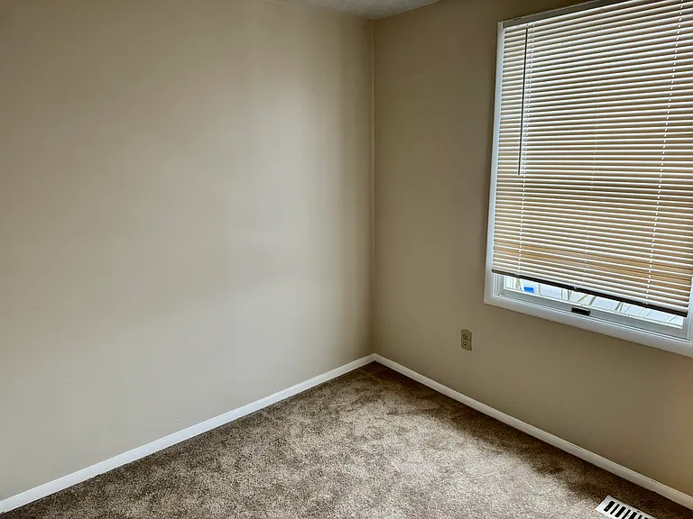 3723 Castle Ter — Photo 12