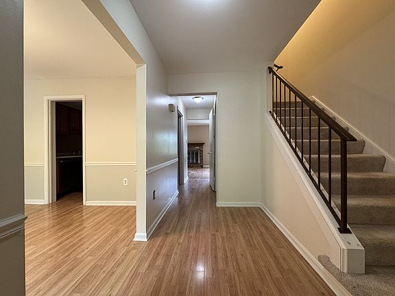 3rd image of 306 Cherry Ct