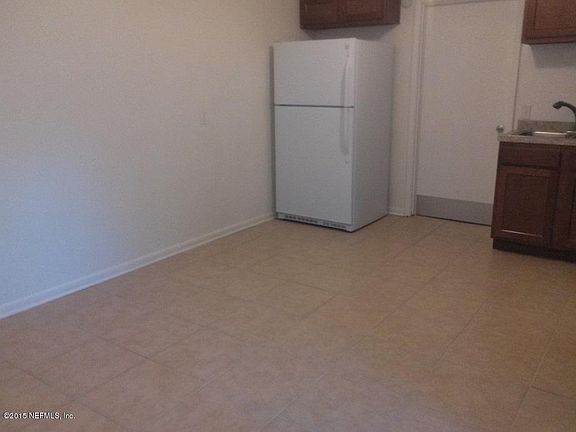 5th image of 7453 Arble Dr
