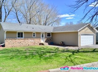 1391 Broadview Ave, Chaska, MN 55318