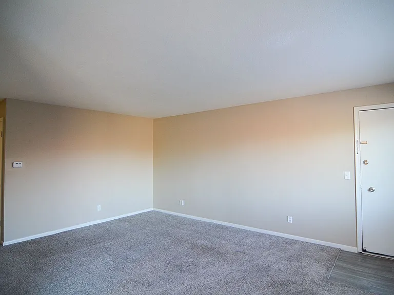 Citadel Apartments — Photo 32