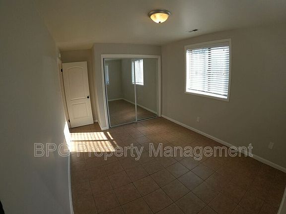4th image of 129 Green St APT 04