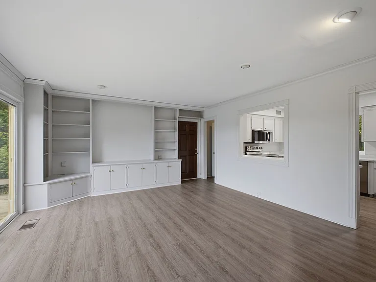5612 Stanford Ct — Photo 10