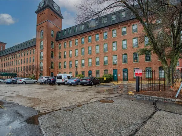 300 Front St APT 213, Pawtucket, RI 02860