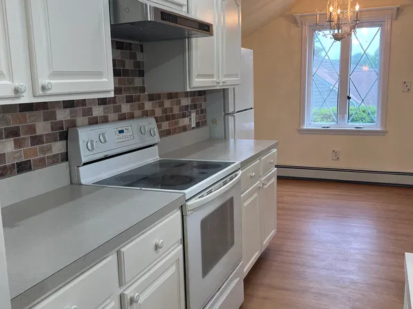 (undisclosed Address), Dix Hills, NY 11746