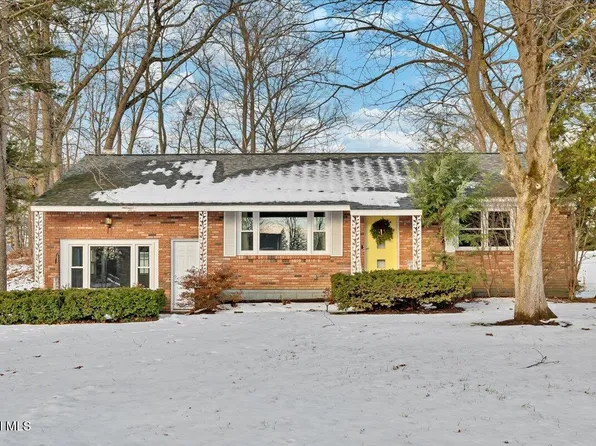 1057 Timothy Lane, Niskayuna, NY 12309