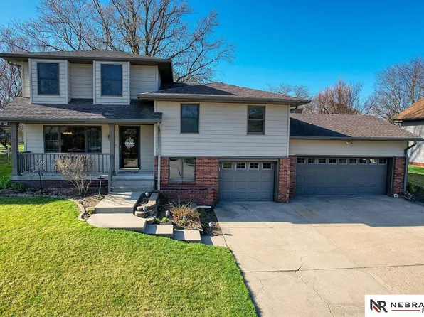 1915 Fairchild Dr, Crete, NE 68333