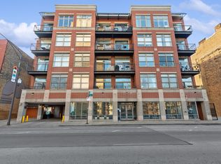 3260 N Clark St APT 404, Chicago, IL 60657