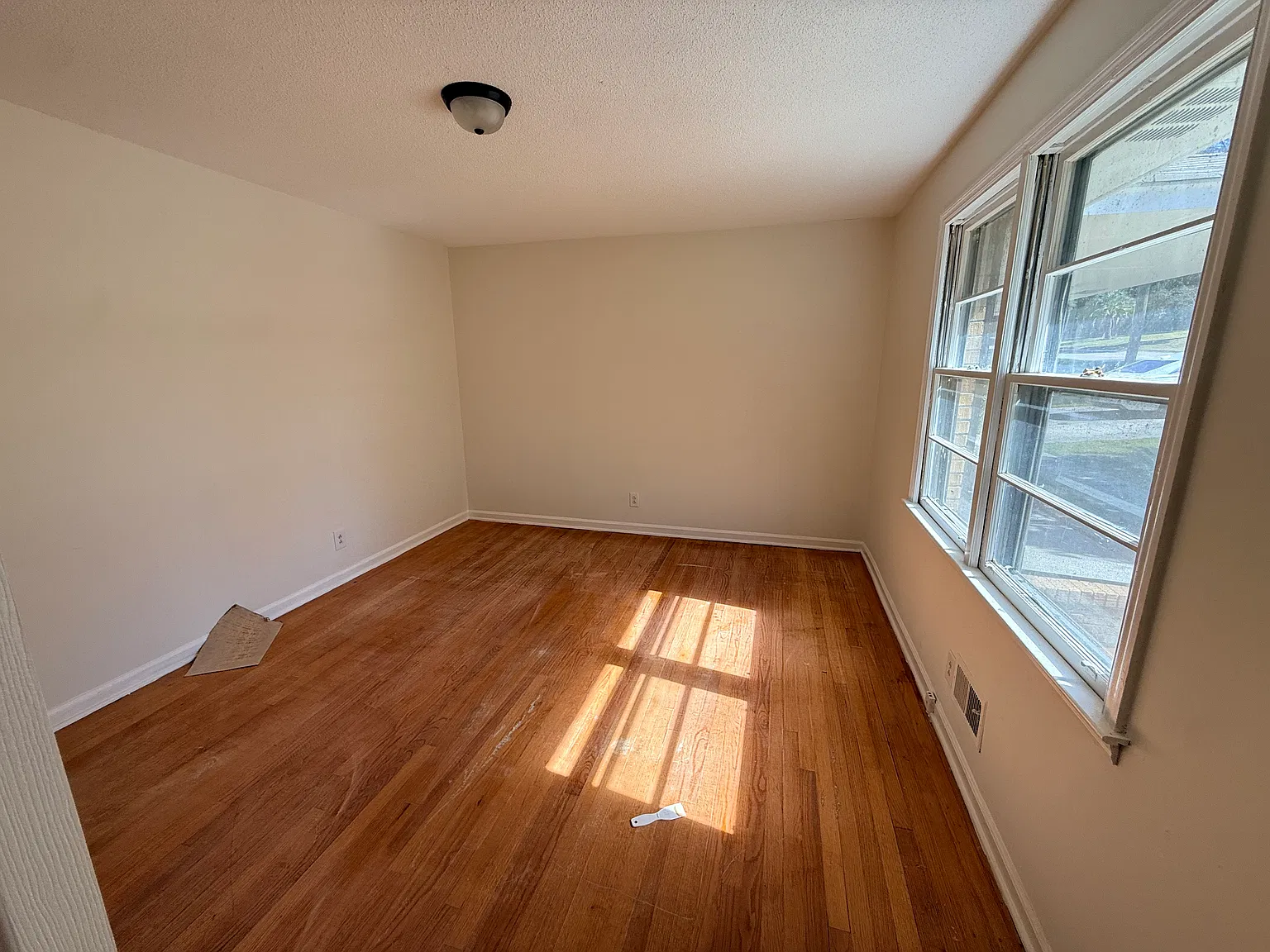 4 bed, 1647 sqft, $1,800 — Photo 4