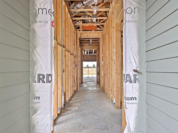 5th image of 715 Merrill St