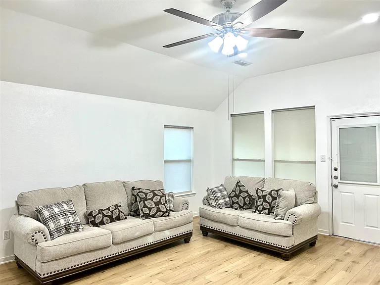 7106 Marble Springs Dr — Photo 13