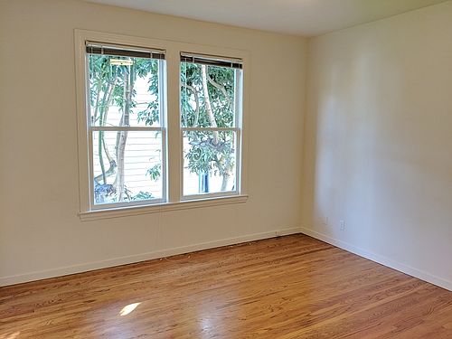 3rd image of 1050 Cole St