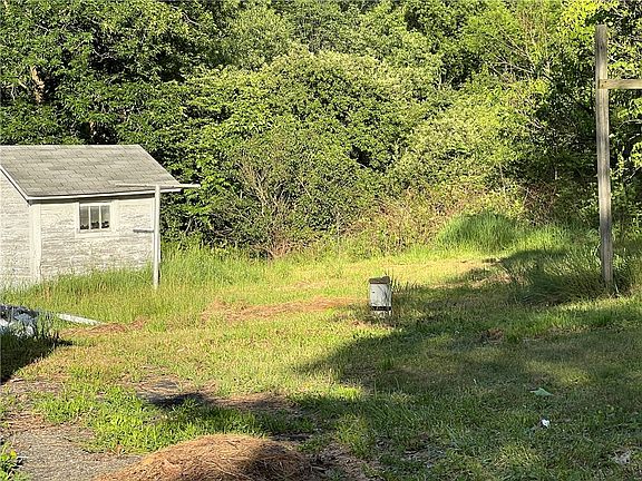 3rd image of 1530 Canoe Ripple Rd