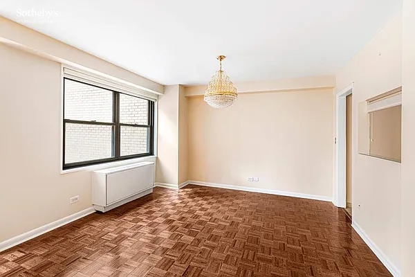 Sold by Sotheby's International Realty | media 6