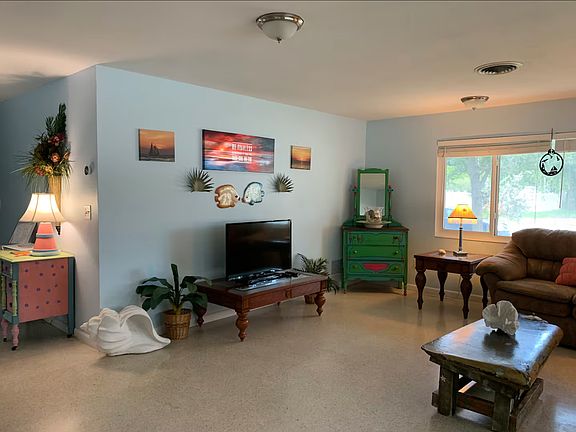 2nd image of 416 E Strawbridge Ave #1