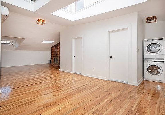 3rd image of 162 Montague St Floor 3