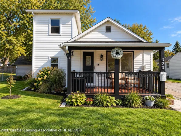 320 Clark St, Grand Ledge, MI 48837