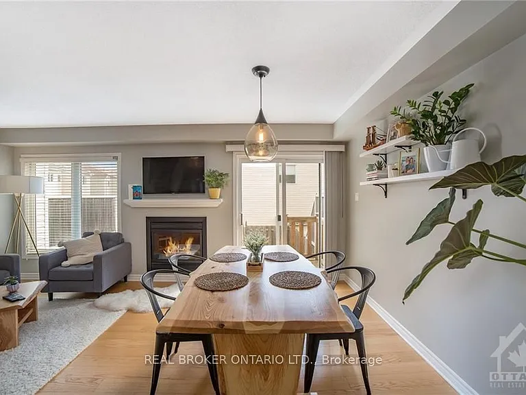 222 Meadowbreeze Dr — Photo 8